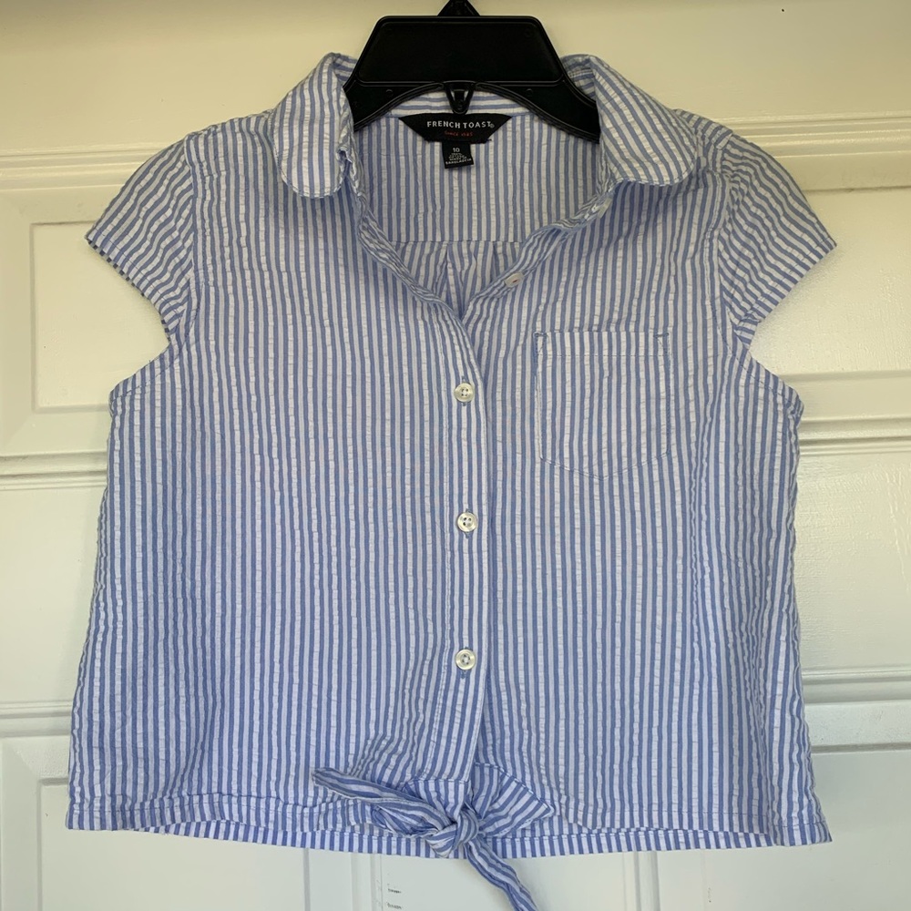 HOST PICK🎉🎉 French Toast Seersucker Top-size 10